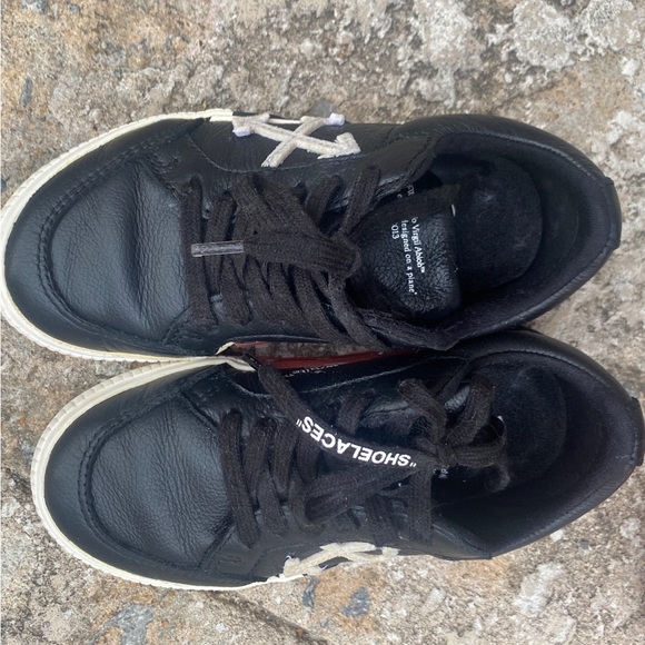 Too Small - Picture 4 of 4